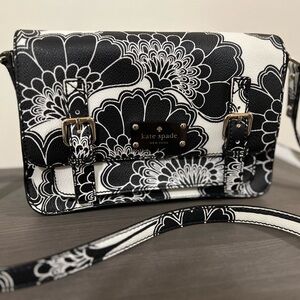 Kate Spade shoulder bag.